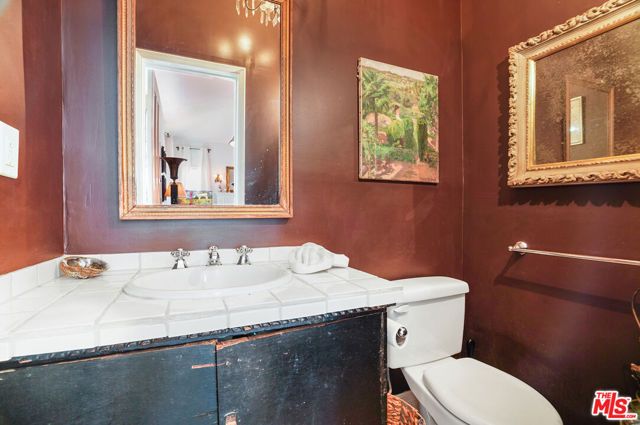 1233 N Crescent Heights Boulevard 1, West Hollywood, CA 90046