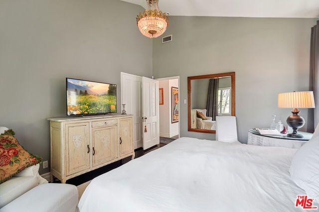 1233 N Crescent Heights Boulevard 1, West Hollywood, CA 90046