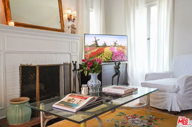 1233 N Crescent Heights Boulevard 1, West Hollywood, CA 90046
