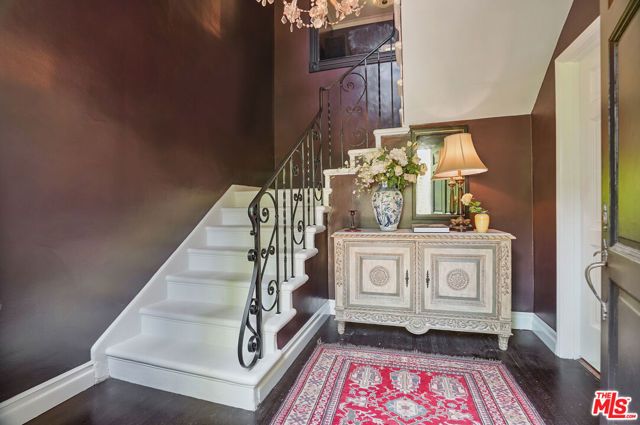 1233 N Crescent Heights Boulevard 1, West Hollywood, CA 90046