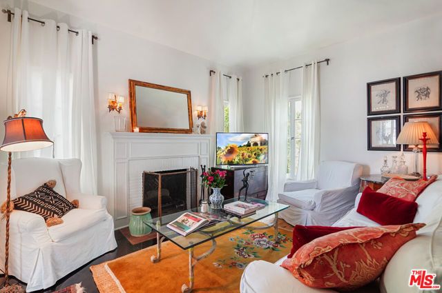 1233 N Crescent Heights Boulevard 1, West Hollywood, CA 90046
