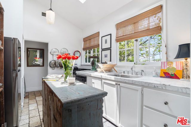 1233 N Crescent Heights Boulevard 1, West Hollywood, CA 90046