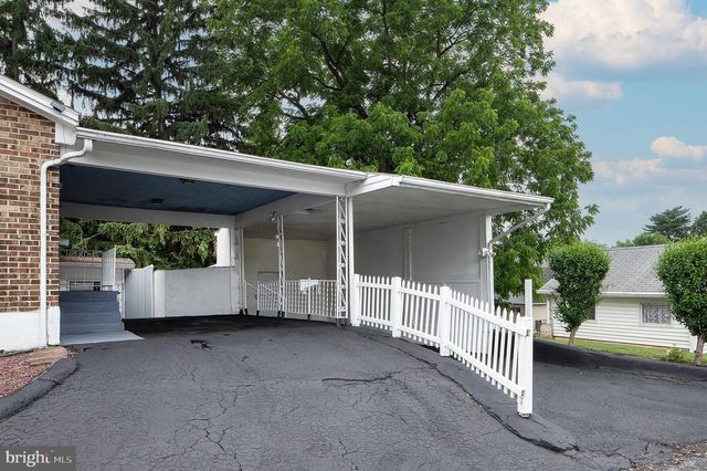 831 MAIN ST, Harrisburg, PA 17113