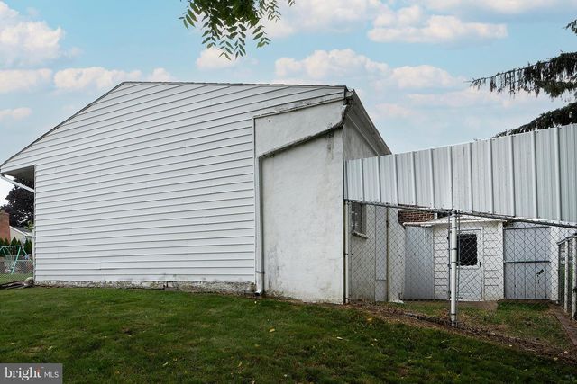 831 MAIN ST, Harrisburg, PA 17113