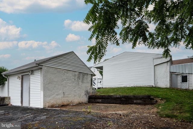 831 MAIN ST, Harrisburg, PA 17113