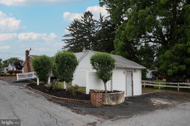 831 MAIN ST, Harrisburg, PA 17113