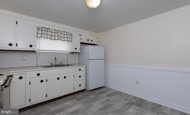 831 MAIN ST, Harrisburg, PA 17113