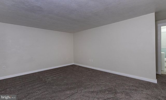 831 MAIN ST, Harrisburg, PA 17113