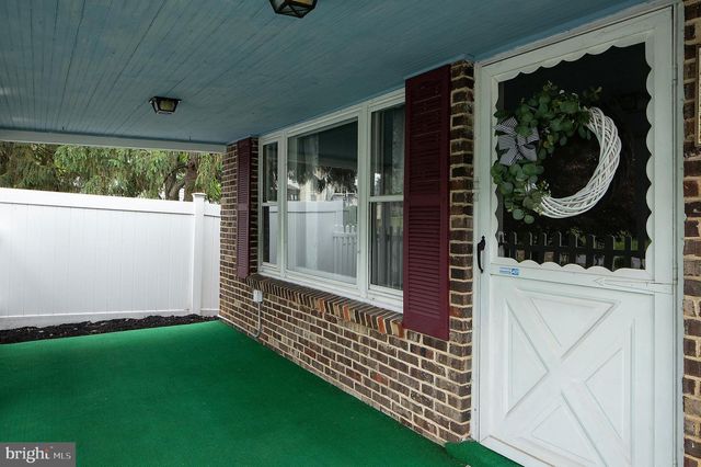 831 MAIN ST, Harrisburg, PA 17113