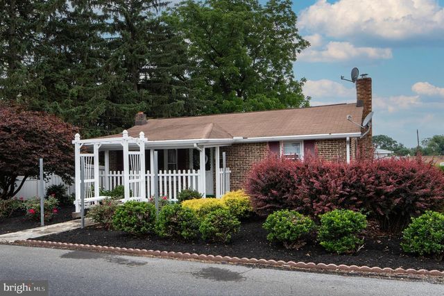 831 MAIN ST, Harrisburg, PA 17113