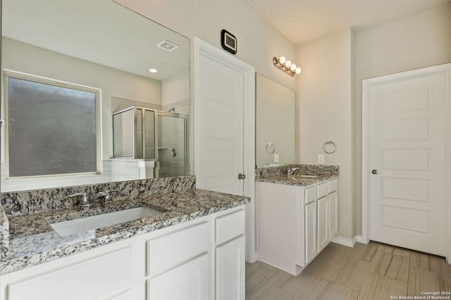 8927 WHIMSEY RDG, Fair Oaks Ranch, TX 78015