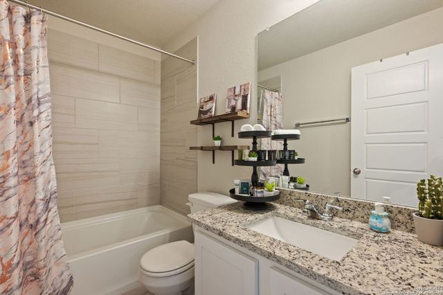 8927 WHIMSEY RDG, Fair Oaks Ranch, TX 78015