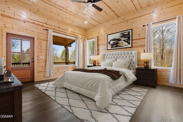 2749 Owls Cove Way, Sevierville, TN 37862