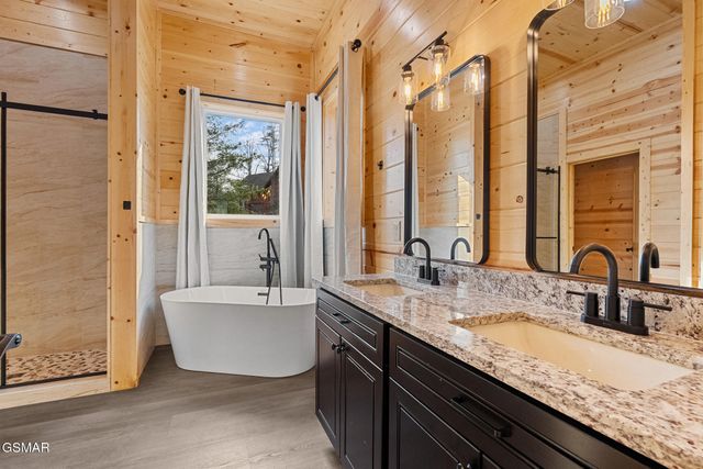 2749 Owls Cove Way, Sevierville, TN 37862