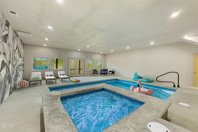 2749 Owls Cove Way, Sevierville, TN 37862