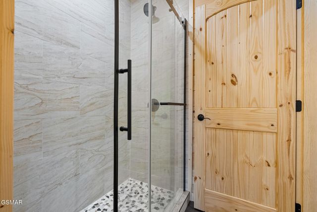 2749 Owls Cove Way, Sevierville, TN 37862