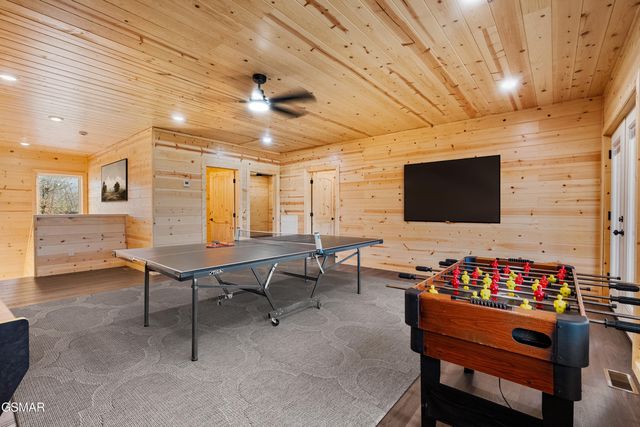 2749 Owls Cove Way, Sevierville, TN 37862