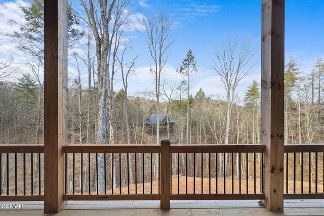 2749 Owls Cove Way, Sevierville, TN 37862