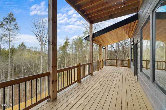 2749 Owls Cove Way, Sevierville, TN 37862