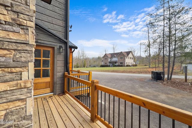 2749 Owls Cove Way, Sevierville, TN 37862