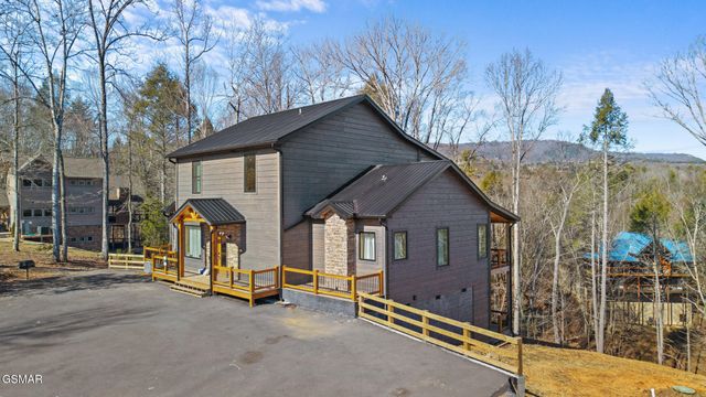 2749 Owls Cove Way, Sevierville, TN 37862