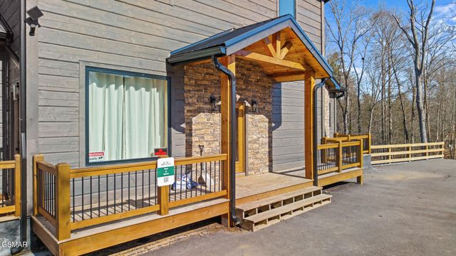 2749 Owls Cove Way, Sevierville, TN 37862