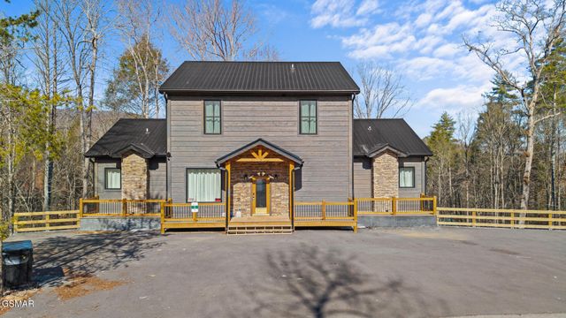 2749 Owls Cove Way, Sevierville, TN 37862