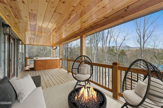 2749 Owls Cove Way, Sevierville, TN 37862