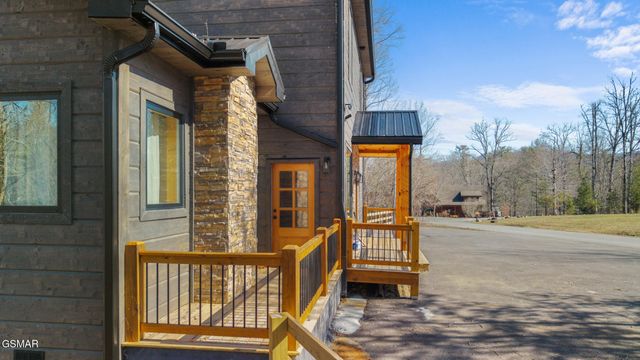 2749 Owls Cove Way, Sevierville, TN 37862