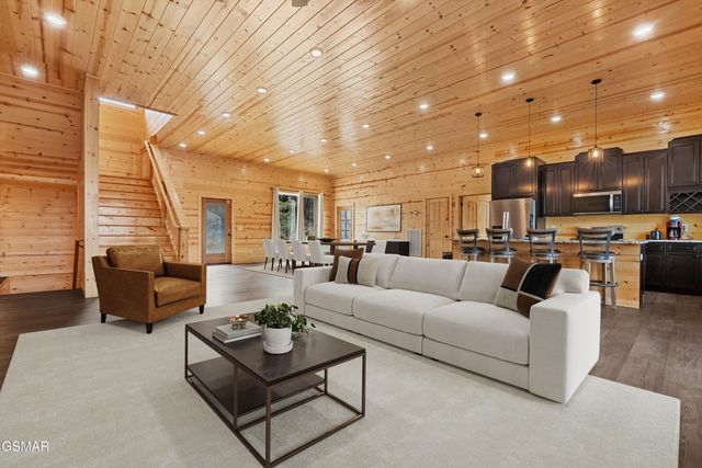 2749 Owls Cove Way, Sevierville, TN 37862