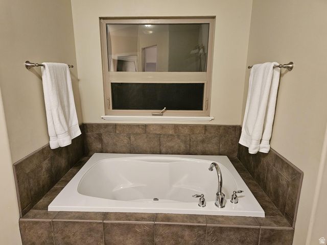 681 COUNTRY LN, Farmington, UT 84025