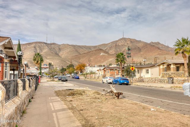 2117 N Raynor Street, El Paso, TX 79930