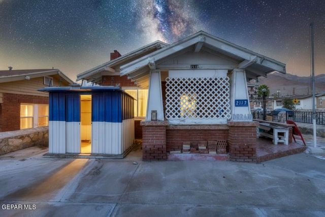 2117 N Raynor Street, El Paso, TX 79930