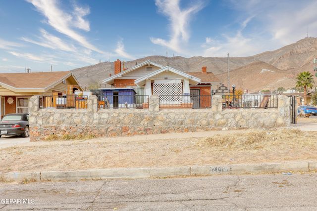 2117 N Raynor Street, El Paso, TX 79930