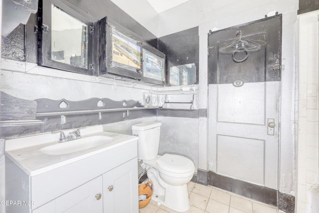 2117 N Raynor Street, El Paso, TX 79930