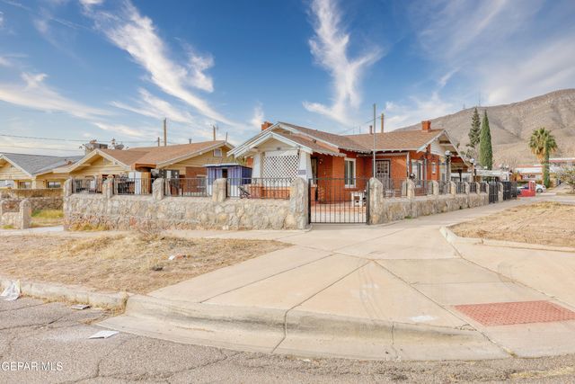 2117 N Raynor Street, El Paso, TX 79930