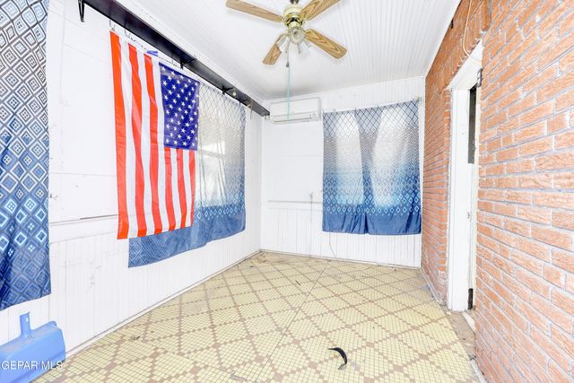 2117 N Raynor Street, El Paso, TX 79930