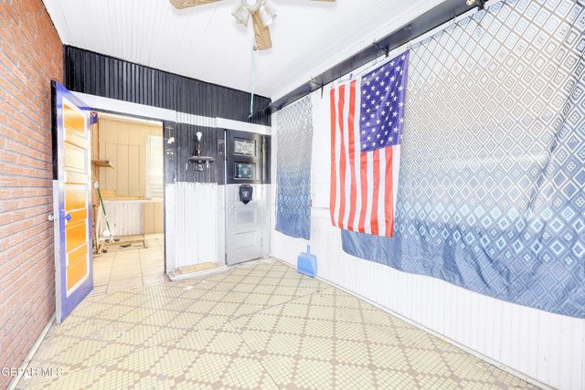 2117 N Raynor Street, El Paso, TX 79930