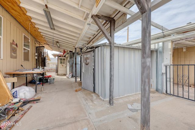 2117 N Raynor Street, El Paso, TX 79930