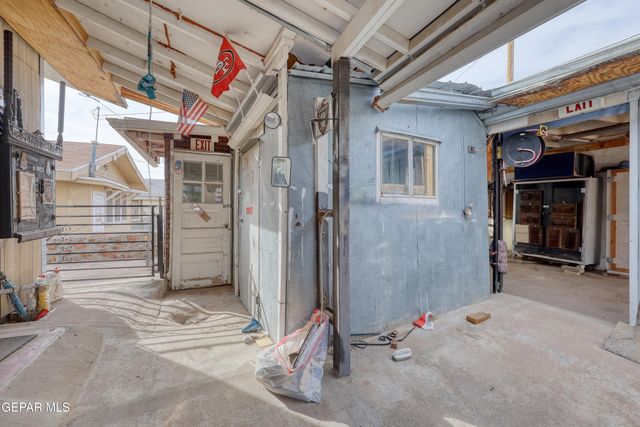 2117 N Raynor Street, El Paso, TX 79930