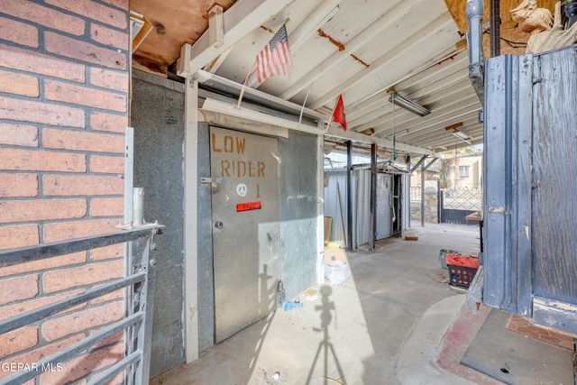 2117 N Raynor Street, El Paso, TX 79930