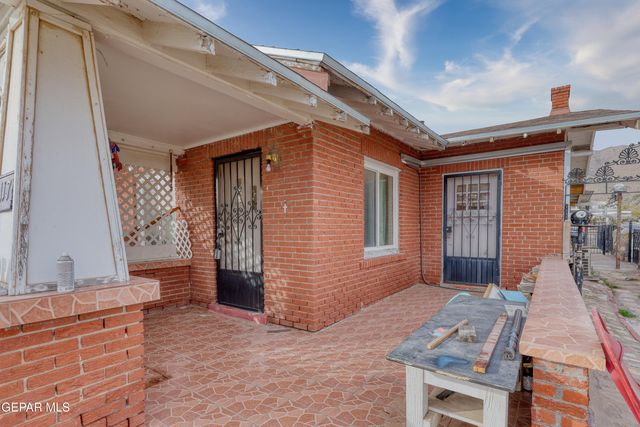 2117 N Raynor Street, El Paso, TX 79930