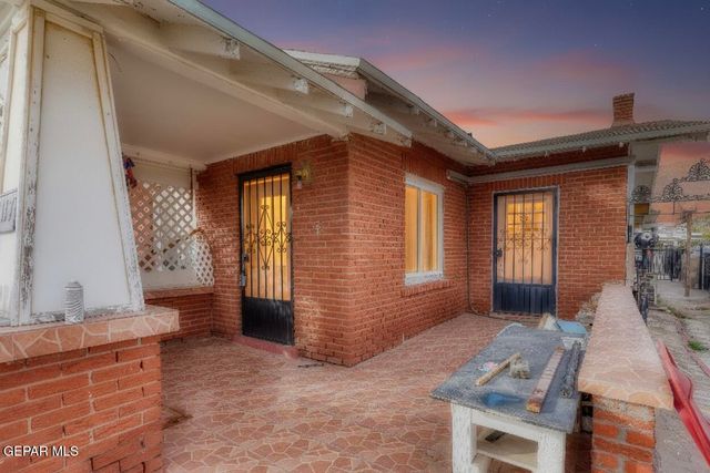 2117 N Raynor Street, El Paso, TX 79930