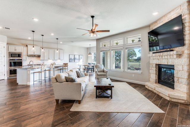 2554 Rauschenbach, New Braunfels, TX 78132