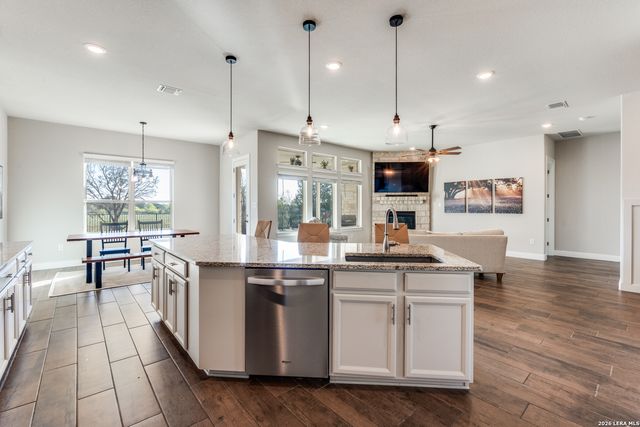 2554 Rauschenbach, New Braunfels, TX 78132