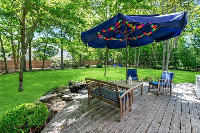 21 Jones Road, Hampton Bays, NY 11946