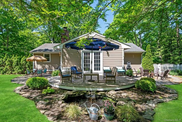 21 Jones Road, Hampton Bays, NY 11946