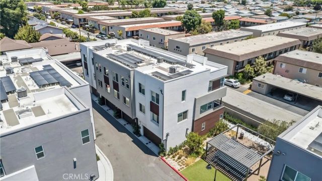 633 S Lyon St, Santa Ana, CA 92705