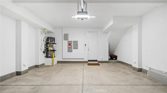 633 S Lyon St, Santa Ana, CA 92705