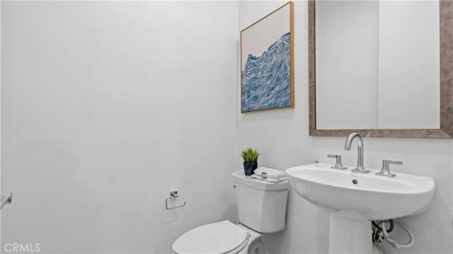 633 S Lyon St, Santa Ana, CA 92705